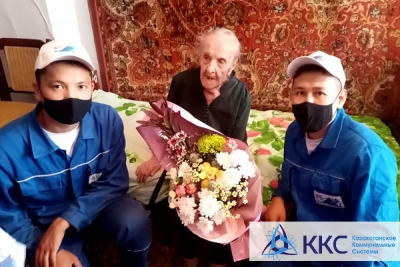 105-летие отметила заслуженная работница Усть-Каменогорской ТЭЦ Александра Денисова
